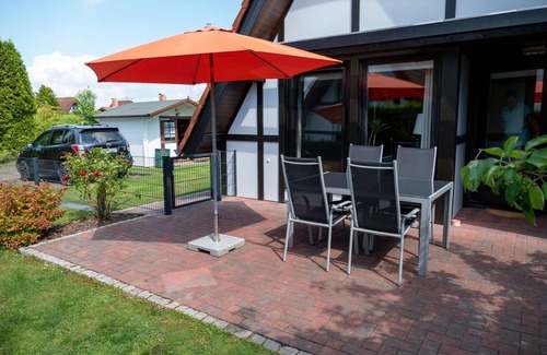 Hollern Casa | Ferienhaus 50 Lederstrumpf 66qm bis 4 Personen mit Haustier - Ferienhaus Lederstrumpf im Feriendorf