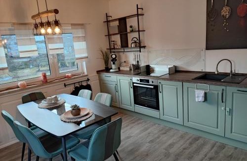 Mengersgereuth-Hammern Casa | Ferienhaus Eden Frankenblick I Familien-Ferienhaus I nahe Skipiste l Spielzimmer I Waschmaschine I kostenlos parken I WLAN I Spülmaschine