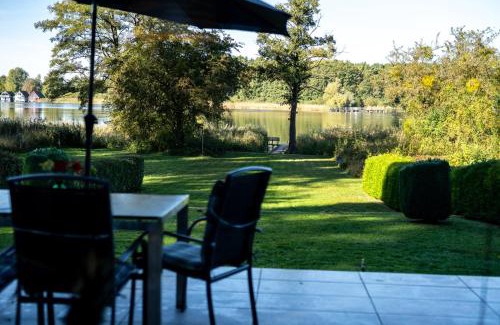 Muritz Casa | Ferienhaus Haus am See mit Wassergrundstück