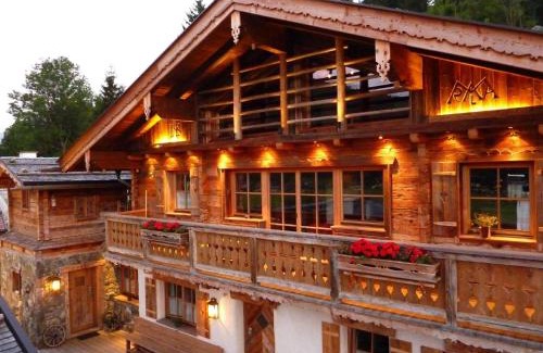 Hundsdorfl Casa | Ferienhaus im Almdorf in Flachau