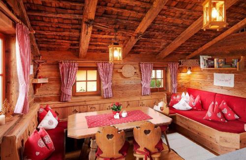 Hundsdorfl Casa | Ferienhaus im Almdorf in Flachau