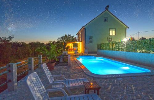 Lovrec Casa | Ferienhaus In Opanci Mit Beheiztem Pool, Parkplatz