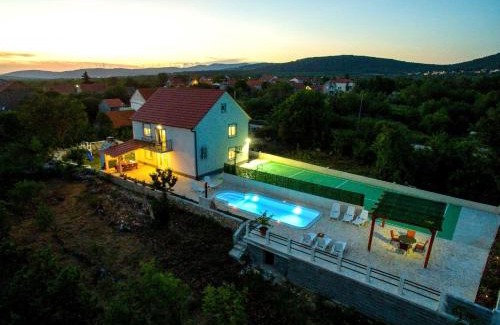 Lovrec Casa | Ferienhaus In Opanci Mit Beheiztem Pool, Parkplatz