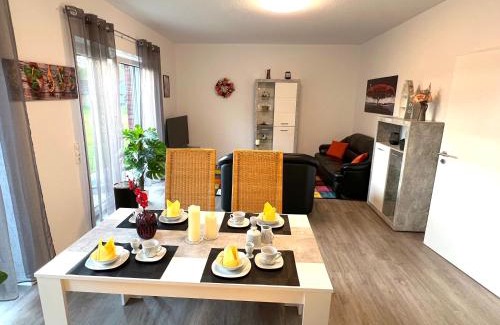 Apeldorn Apartamento | Ferienhaus "Jonagold" Meppen Ebenerdig Carport Terrasse Free WiFi 2 Schlafzimmer Küche Gäste-WC Wallbox