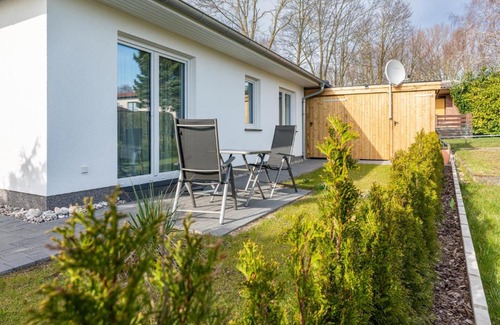 Alt Gaarz Casa | Ferienhaus "Louisa" mit Lademöglichkeit, Garten und Badewanne