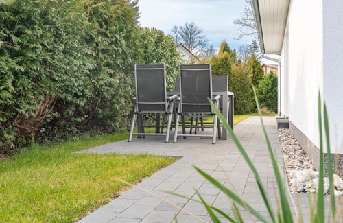 Alt Gaarz Casa | Ferienhaus "Louisa" mit Lademöglichkeit, Garten und Badewanne