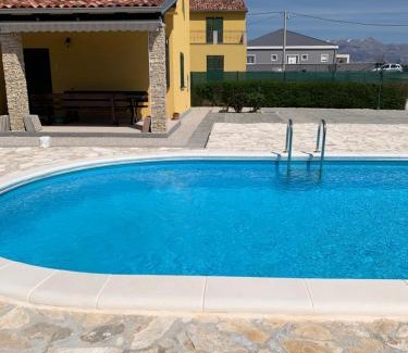 Razanac Casa | Ferienhaus Sonnenliebe mit Pool bei Zadar
