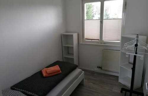 Oehringen Casa | Ferienhaus Stein, TOP Monteurwohnung, 5 große Einzelzimmer, Doppelzimmer, Übernachtung bis 8 Personen möglich