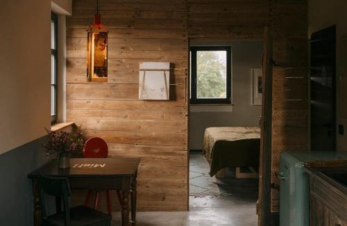 Hirschfeld Apartamento | Ferienhof Stall & Sterne, Ferienwohnungen in der Scheune und Tinyhäuser