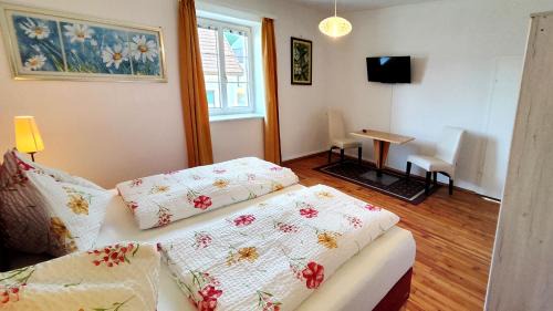Sankt Johann im Saggautal Apartamento | Ferienwohnung Stelzl