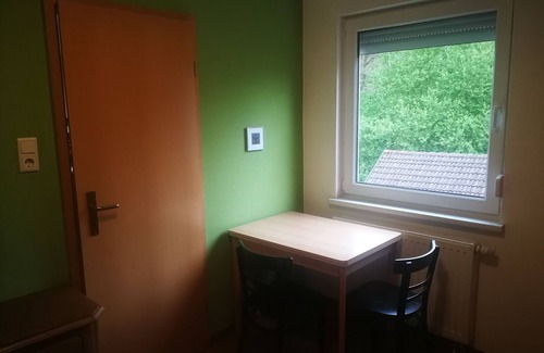 Neustadt bei Coburg Apartamento | Ferienwohnung/monteurwohnung für 1-4 Personen mit Balkon