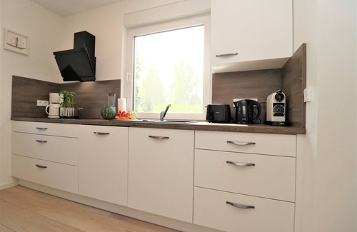 Neuhaus Apartamento | Ferienwohnung mit Terrasse und Garten in Strandnaher Lage