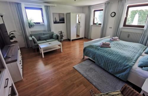 Stein Apartamento | Ferienwohnung am Eichwald