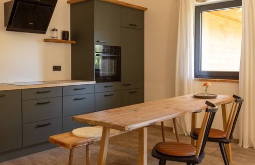 Staudach-Egerndach Apartamento | Ferienwohnung 1-6 Personen, 85 qm² mit 2 Schlafräumen, Wohnzimmer, Küche, Dusche/wc, Wlan