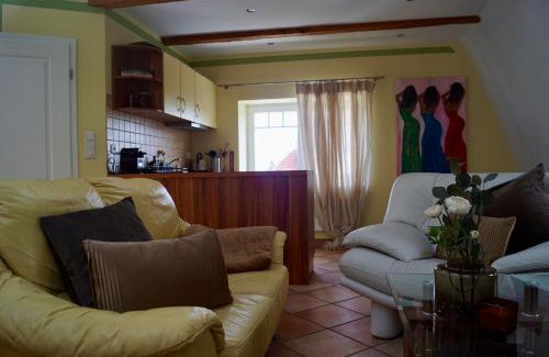 Heide Apartamento | Ferienwohnung 1 beim Restaurant Rhodos