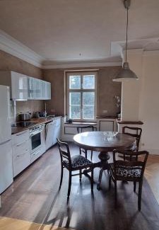 Kienwerder Apartamento | Ferienwohnung 2OG am Waldfriedhof