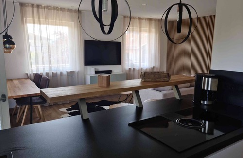 Seeon-Seebruck Apartamento | Ferienwohnung 80 qm 1 Sep. Schlafzimmer für 1-4 Personen mit Balkon