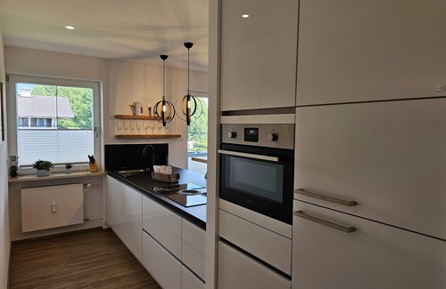 Seeon-Seebruck Apartamento | Ferienwohnung 80 qm 1 Sep. Schlafzimmer für 1-4 Personen mit Balkon