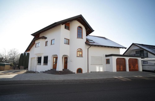 Aalen Apartamento | Ferienwohnung AA-Waldhausen DG