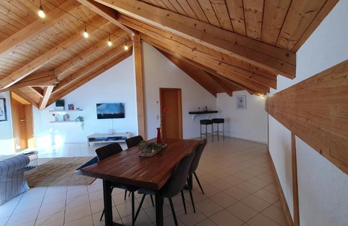 Aalen Apartamento | Ferienwohnung AA-Waldhausen DG