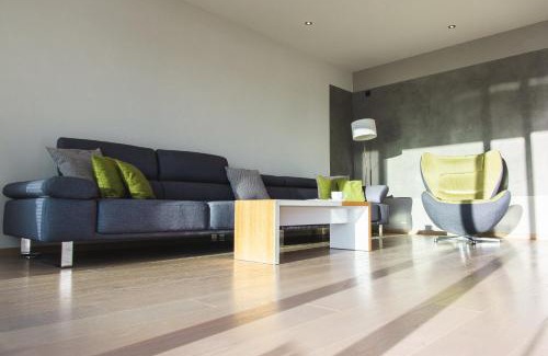Pelham Apartamento | Ferienwohnung Alpa-art