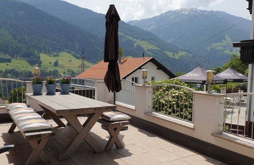 Fliess Apartamento | Ferienwohnung Alpenrose im Haus Anna. - Haus Anna - Ein Haus mit Herz