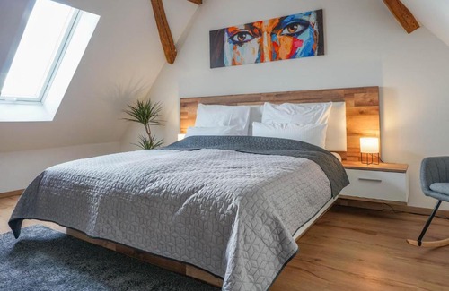 Mering Apartamento | Ferienwohnung "Alpspitze" - Familienfreundliche Maisonette in Mering