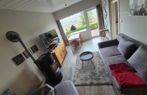 Husen Apartamento | Ferienwohnung Altenaublick Husen
