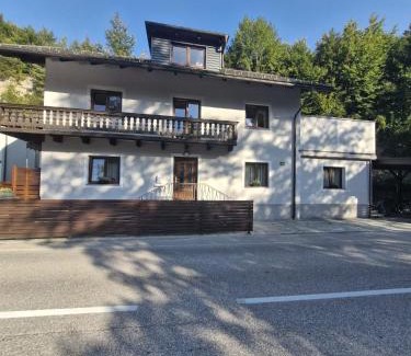 Muhldorf Apartamento | Ferienwohnung am Nissberg Grünau im Almtal