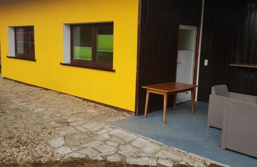 Grossbreitenbach Casa | Ferienwohnung am Schwimmbad