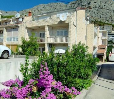 Omis Apartamento | Ferienwohnung am Sandstrand