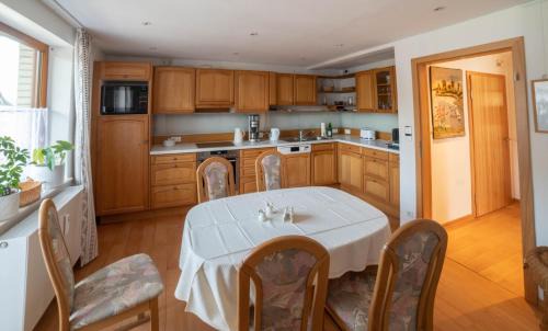 Neuenheerse Apartamento | Ferienwohnung Am Waldrand