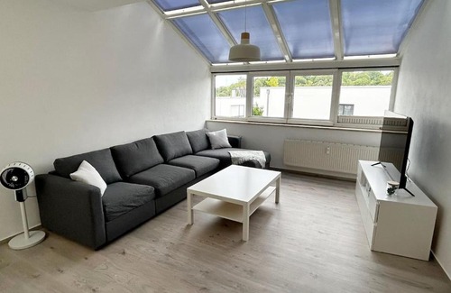 Bruhlervorstadt Apartamento | Ferienwohnung an der Messe *inkl. Garage*