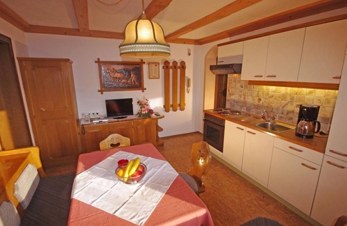 Arzl im Piztal Apartamento | Ferienwohnung Arnika - Appartementhaus Lechner