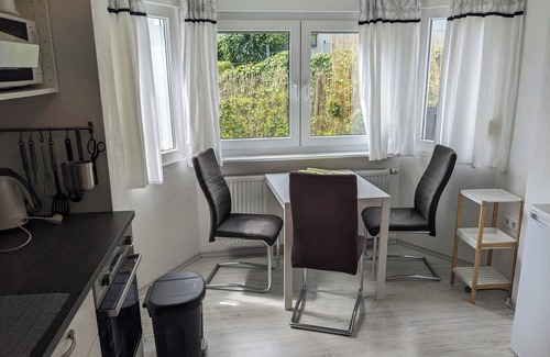 Hueckeswagen Apartamento | Ferienwohnung auf dem Land 1-4 Personen, Eigener Eingang und Terasse