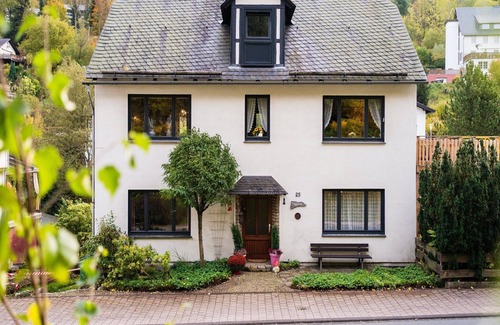 Schwalefeld Apartamento | Ferienwohnung bei Willingen mit Garten