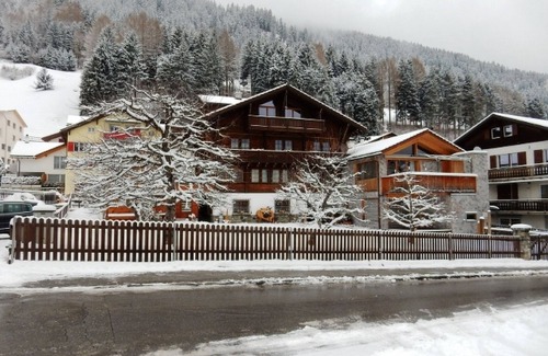 Acletta Apartamento | Ferienwohnung Bigliel-Wahrenberger by Interhome