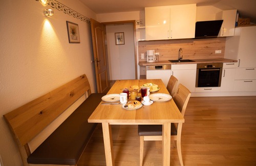 Rimsting Apartamento | Ferienwohnung Blumenwiese 50 qm, mit Seeblick