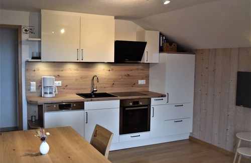 Rimsting Apartamento | Ferienwohnung Blumenwiese 50 qm, mit Seeblick