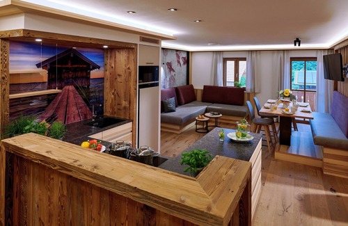 Chieming Apartamento | Ferienwohnung Bootshütte, 1-5pers., 2sep. SZ, 2.og, Balkon mit Chiemseeblick