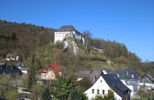 Bilstein Apartamento | Ferienwohnung Burgblick Bilstein