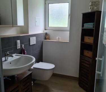 Pelm Apartamento | Ferienwohnung Burgblick