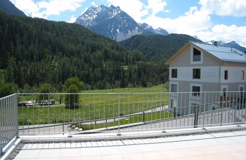 Engadin Scoul Apartamento | Ferienwohnung Chasa Percosta 613.1
