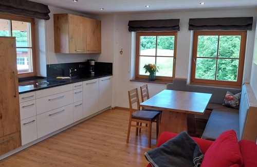 Marktschellenberg Apartamento | Ferienwohnung Untersberg 60 qm mit 1 Schlafzimmer und Balkon