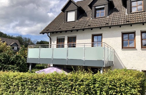 Sundern Apartamento | Ferienwohnung Grewe mit 77qm und Balkon - in Ruhiger Lage