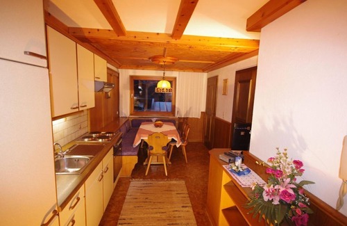 Arzl im Piztal Apartamento | Ferienwohnung Enzian - Appartementhaus Lechner