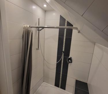 Guenzburg Apartamento | Ferienwohnung Esen OG