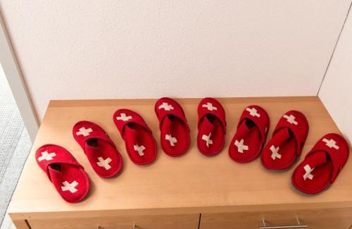 Wassen Apartamento | Ferienwohnung Gästehaus Fürlauwi