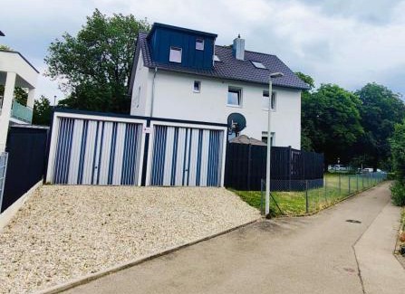 Laupheim Apartamento | Ferienwohnung Gartenblick zentral und komfortabel