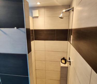 Laupheim Apartamento | Ferienwohnung Gartenblick zentral und komfortabel
